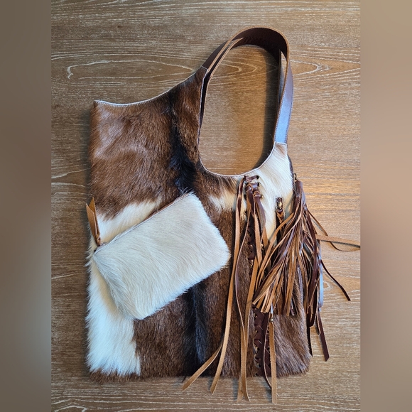 Brown and White Leather Purse - Picture 2 of 8